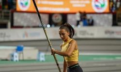 Sudenaz Bayram’dan sırıkla atlamada büyük başarı geldi