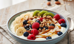 Hızlı ve sağlıklı dakikalar içinde hazırlanan yulaf kasesi tarifi