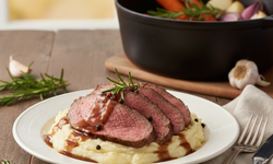 Patates püresi eşliğinde mükemmel et rosto tarifi