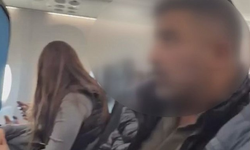 Fenomen Erkan Toy uçakta sigara içti, kara listeye alındı