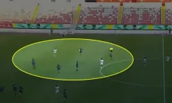 Silah sesleri maçı durdurdu futbolcular sahadan kaçtı