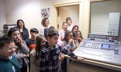 Miniklerden Radyo A’ya Dünya Radyo Günü ziyareti