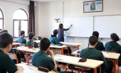 Pazartesi okullar tatil mi? Yarın okul var mı?