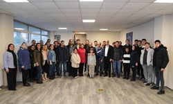 “Sorgulamaktan ve umut etmekten vazgeçmeyin”