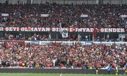 Bornova maçı öncesi tribünlerde atkılı destek çağrısı