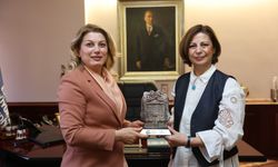 Asu Kaya'dan Başkan Ünlüce'ye ziyaret