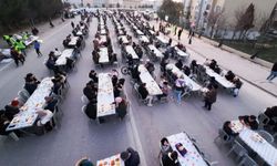 Tepebaşı’nda Ramazan Bereketli Geçiyor: Sokak İftarı Durağı Yaşamkent