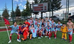 Demirspor U13 sahaya iniyor,