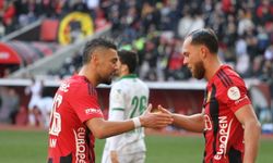 Kırmızı Şimşekler Bornova’yı 7 golle devirdi