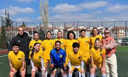 Es-Es kadın futbol takımı sahasında coştu