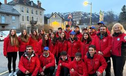 Genç kayakçı Fransa’da gururlandırdı