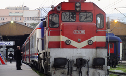 Eskişehir–İzmir Arası kaç km? Tren, otobüs kaç saatte varır?