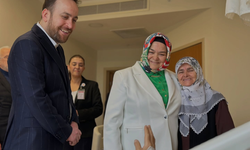 Ayşen Gürcan Yunus Emre Devlet Hastanesi'ni ziyaret etti