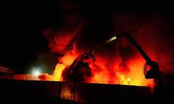 Eskişehir’de Yangın Alarmı: Alevler İnşaat Önünden Yükseldi