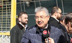 Vali Yılmaz Es-Es’i tribünde yalnız bırakmadı