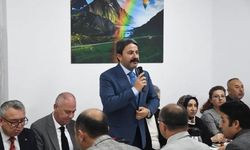 Hasan Kalın personelle bayramlaştı