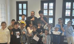 Çocuklar kendi şarkılarını yazdı