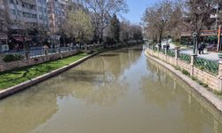 Eskişehir’in Simgesi Porsuk Çayı Kahverengiye Büründü!