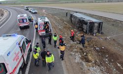 Aksaray’da Yolcu Otobüsü Şarampole Devrildi: 23 Yaralı