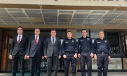 Eskişehir Adliyesi’nden Polise Vefa: Başsavcı Karakülah’tan Çiçekli Kutlama