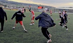 Maç sonunda saha içi bir anda ringe döndü