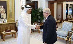 Bakan Güler ve Katar Başbakanı Al Thani Doha'da Bir Araya Geldi
