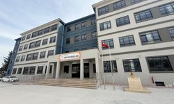 Lise öğrencisi okulda silahla yakalandı