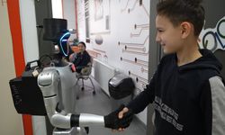 Türkiye'nin İlk "Nüfus Kayıtlı" Robotu CANİKMAN Göreve Başladı