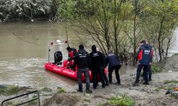 Sakarya Nehri'nde Kaybolan Çocuk İçin Arama Çalışması