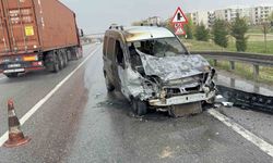 Polis Noktasında Korkutan Kaza: Sürücü Direksiyon Başında Felç Geçirmiş!