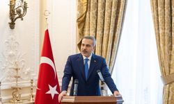 Bakan Fidan Londra’da Türk vatandaşları ve iş dünyasıyla buluştu