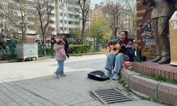 Eskişehirli Minik Adel’in Dansı Sosyal Medyayı Salladı