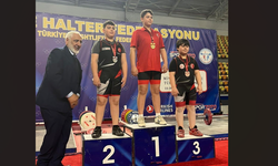 Eskişehir’in Dev Bilekli Minik Haltercisi: Taha Toprak Türkiye 2’ncisi!