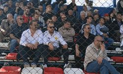 Eskişehirspor yönetimi tribünde!