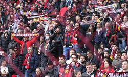 Kapalı gişe maçta tribün dersi verildi