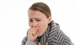 Uzmanından Mevsim Geçişi Uyarısı: Her Öksürük Enfeksiyon İşareti Değil!