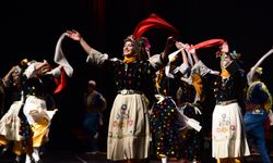 Eskişehir Sempozyumu'nda Halk Dansları ve Türkü Rüzgarı Esti
