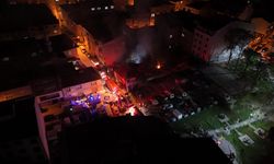 Eskişehir’de Korku Dolu Gece: Patlama Sesleriyle Başlayan Yangın Yan Binaya Sıçradı!