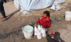 Gazze’de çocuklar enkazlar arasında hayat mücadelesi veriyor