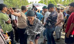 Endonezya'da Dukono Yanardağı patladı