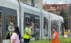Eskişehir’de Korku Dolu Anlar! Yüksek Gerilim Teli Pazarın Ortasına Düştü