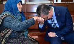 Vali Erdinç Yılmaz’dan Ayşe Teyzeye Ziyaret