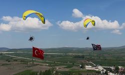 THK Pilotları Gökyüzünde Türk Bayrağı ve Atatürk Posteri Açtı!