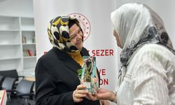 Vekil Anne Anneler Günü'nde huzurevini ziyaret etti