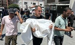 Gazze'de çadırlar vuruldu, 6 yaşında Muna öldü!