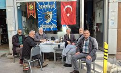 Erzurumlular Dernek Önünde Çayda Buluştu