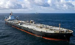 ABD'den Hint Okyanusu'nda dev petrol tankerine baskın!