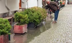 Eskişehir’de İlginç Görüntü: Altyapı Sorununu "Çiçek Sulayarak" Çözdü