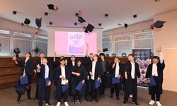 Anadolu Üniversitesi ÜYEP Mezunlarını Görkemli Bir Törenle Uğurladı