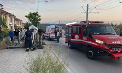 Kontrolden Çıkan Otomobil Ağaca Çarptı, 19 Yaşındaki Sürücü Yaralandı